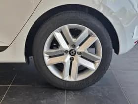 Renault Clio thumbnail 23