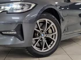 BMW 3-Serie thumbnail 6