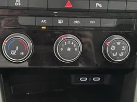 Volkswagen T-Roc thumbnail 11