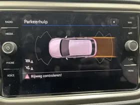 Volkswagen T-Roc thumbnail 12