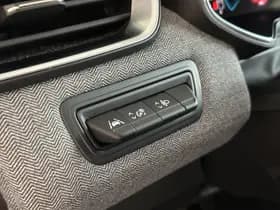 Renault Clio thumbnail 24