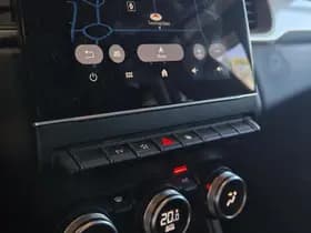 Renault Captur thumbnail 34