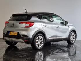Renault Captur thumbnail 2