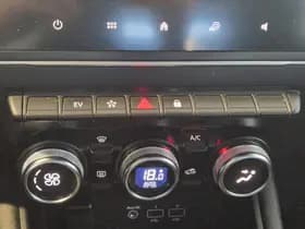 Renault Captur thumbnail 14