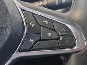 Renault Captur thumbnail 25