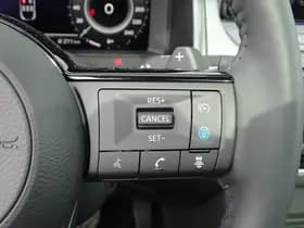Nissan Qashqai thumbnail 25