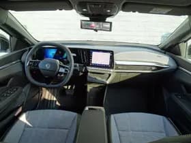 Renault Mégane E-Tech thumbnail 3