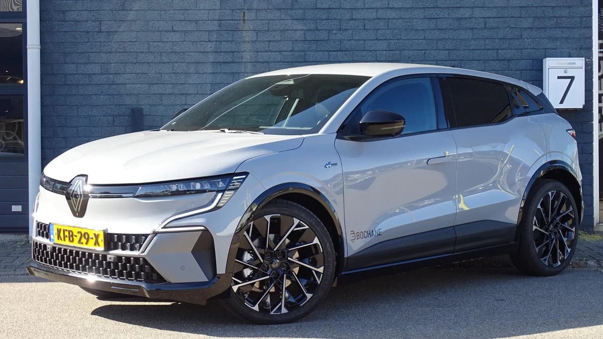 Renault Mégane E-Tech — foto 1