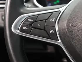 Renault Clio thumbnail 24