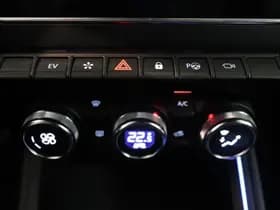 Renault Clio thumbnail 14