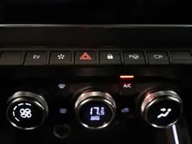 Renault Clio thumbnail 25