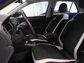 Volkswagen T-Roc thumbnail 6