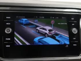 Volkswagen T-Roc thumbnail 9