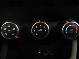 Renault Clio thumbnail 13