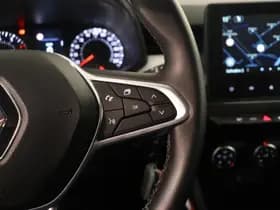 Renault Clio thumbnail 21