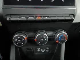 Renault Clio thumbnail 27