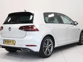 Volkswagen Golf thumbnail 2