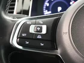 Volkswagen Golf thumbnail 21