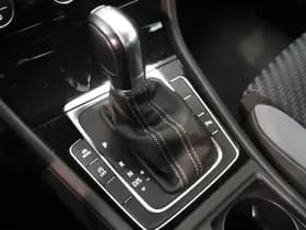 Volkswagen Golf thumbnail 24