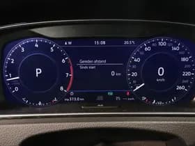 Volkswagen Golf thumbnail 4