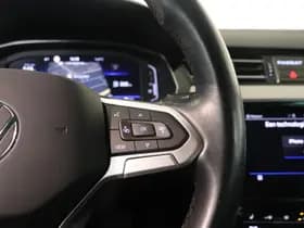 Volkswagen Passat thumbnail 21
