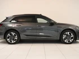 Audi Q8 e-tron thumbnail 18