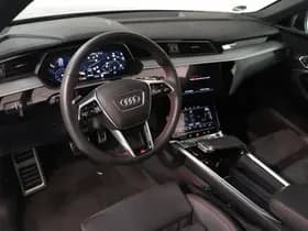 Audi Q8 e-tron thumbnail 25