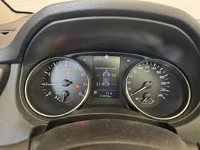 Nissan Qashqai thumbnail 4