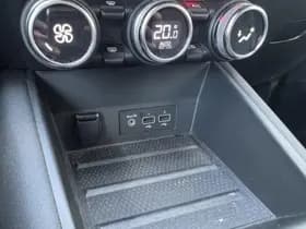 Renault Captur thumbnail 21