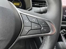 Renault Clio thumbnail 24