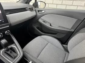 Renault Clio thumbnail 32