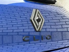 Renault Clio thumbnail 32