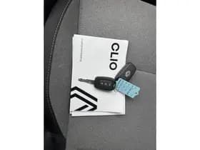 Renault Clio thumbnail 11
