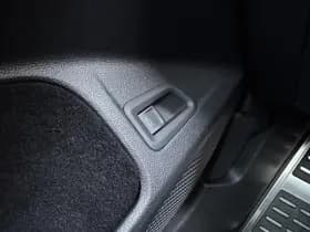 Volkswagen Golf thumbnail 32