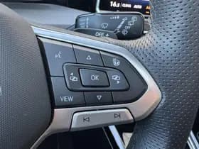 Volkswagen Golf thumbnail 36
