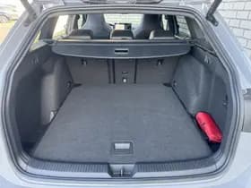 Volkswagen Golf thumbnail 10