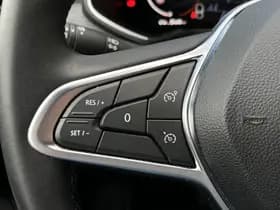 Renault Clio thumbnail 24