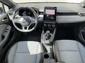 Renault Clio thumbnail 3