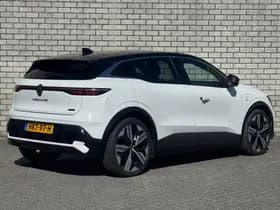 Renault Mégane E-Tech thumbnail 2