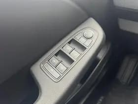 Renault Clio thumbnail 33