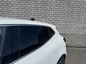 Renault Clio thumbnail 18