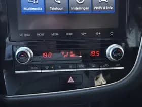 Mitsubishi Outlander thumbnail 12