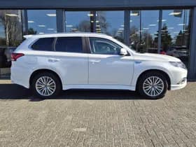 Mitsubishi Outlander thumbnail 16