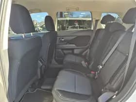 Mitsubishi Outlander thumbnail 8
