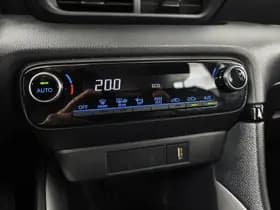Toyota Yaris thumbnail 13