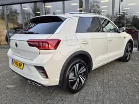 Volkswagen T-Roc thumbnail 2