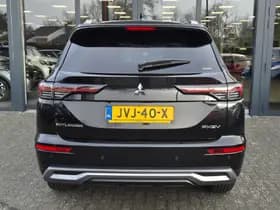 Mitsubishi Outlander thumbnail 2