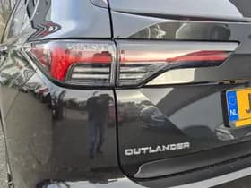 Mitsubishi Outlander thumbnail 3