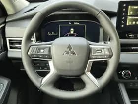 Mitsubishi Outlander thumbnail 6