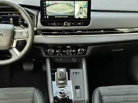 Mitsubishi Outlander thumbnail 7